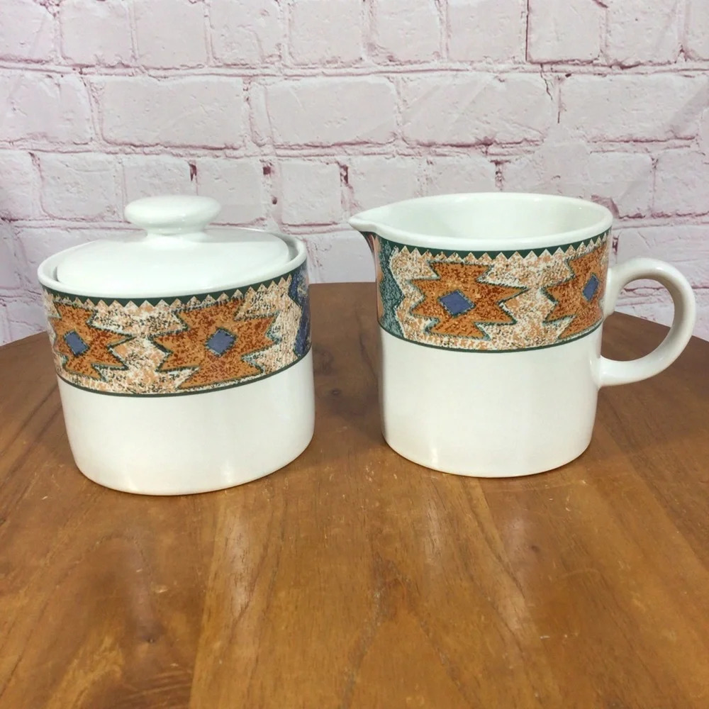 Vintage 1995 Sakura Moccasin Stoneware Covered Sugar And Creamer Set